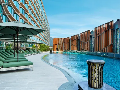 Royal Plaza Hotel Featured Photos