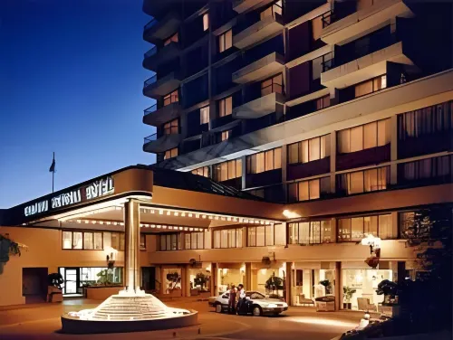 Chateau Victoria Hotel & Suites Rooms Photos