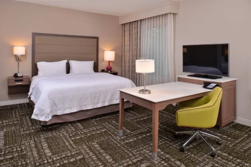 Hampton Inn & Suites Dallas Market Center Chambres Photos