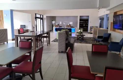 Holiday Inn Express & Suites Dallas East - Fair Park Ristorazione Photos