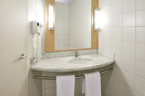 Ibis Sao Carlos Zimmer Photos