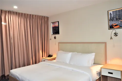 LIC Plaza Hotel Photos