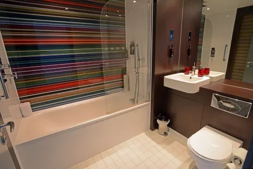 Village Hotel Solihull Zimmer Photos