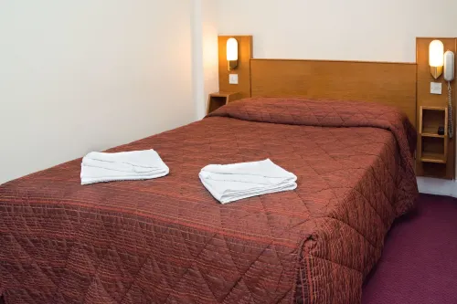 Seymour Hotel Rooms Photos
