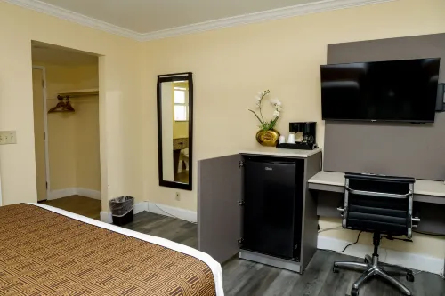Silver Surf Motel Photos