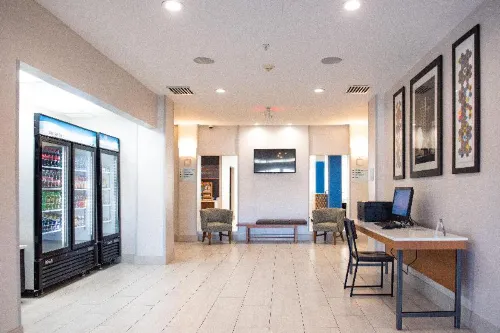 Holiday Inn Express & Suites Chester-Monroe-Goshen Xung quanh Photos