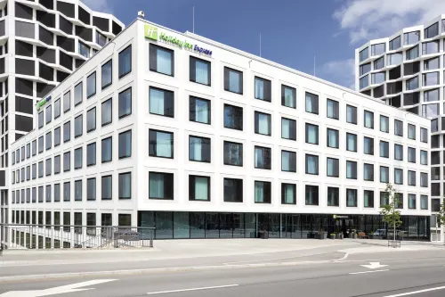 Holiday Inn Express Munich City West Exterior Photos
