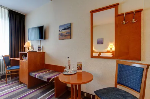 Sure Hotel by Best Western Ambassador Düsseldorf Rum Photos