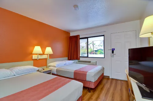 Motel 6 Palm Springs, CA - East - Palm Canyon Camere Photos