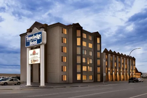 Travelodge Hotel by Wyndham Saskatoon Extérieur Photos