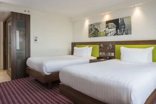Hampton by Hilton Birmingham Broad Street Rooms Photos