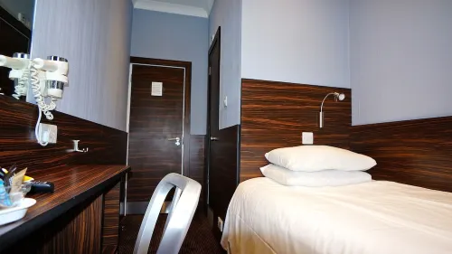 Crestfield Hotel Photos