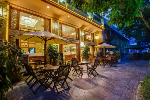 Conifer Boutique Hotel Exterior Photos