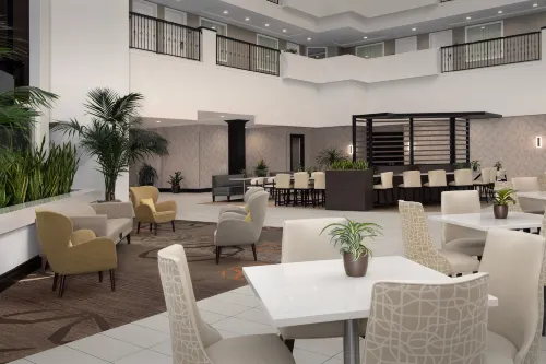 Embassy Suites by Hilton la Quinta Hotel & Spa Restauration Photos