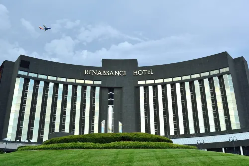 Renaissance St. Louis Airport Hotel Exterior Photos