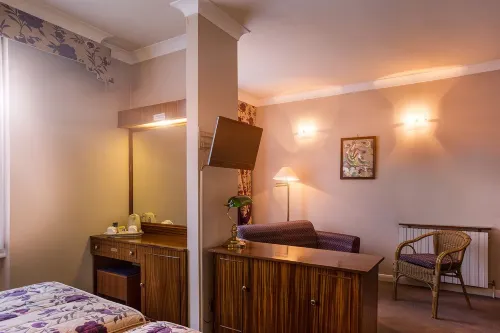 Mitre House Hotel Rooms Photos