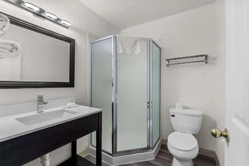 Econo Lodge Stockton Near I-5 Fairgrounds Rooms Photos