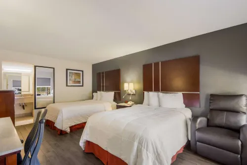 SureStay Hotel by Best Western Sarasota Lido Beach Rooms Photos