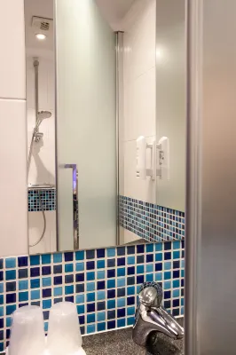 Holiday Inn Express Toulouse Airport Zimmer Photos
