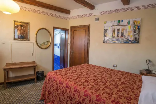 Hotel La Fenice et des Artistes Rooms Photos