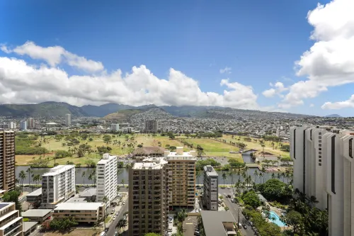 Aston at The Waikiki Banyan Рядом с отелем Photos