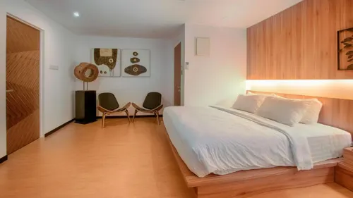 Lot 33 Boutique Hotel Rooms Photos