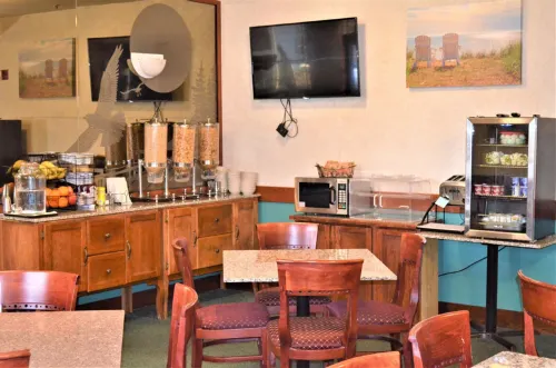 The Ashley Inn & Suites Dining Photos