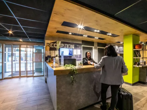 Ibis Budget Paris Clichy Mairie Espaces publics Photos