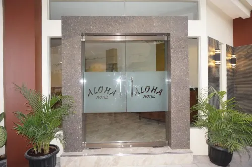 Aloha Hotel Yogyakarta Außen Photos