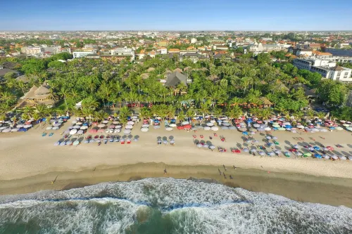 Legian Beach Hotel Hotellin lähellä Photos