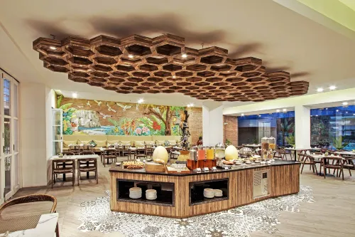 Wyndham Garden Kuta Beach, Bali Makanan Photos