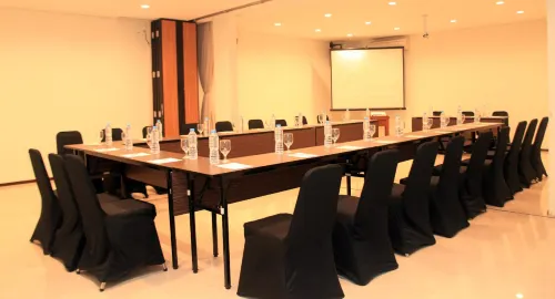 Front One Resort Magelang Fasilitas Bisnis Photos