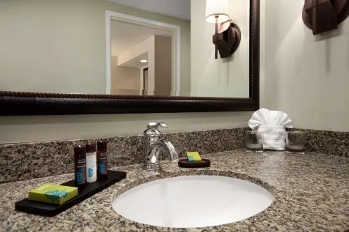 Embassy Suites by Hilton la Quinta Hotel & Spa Rooms Photos