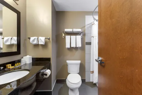 Best Western Plus Fort Saskatchewan Inn  Suites Chambres Photos