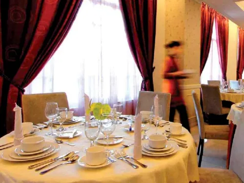 Hotel Dafam Semarang Dining Photos