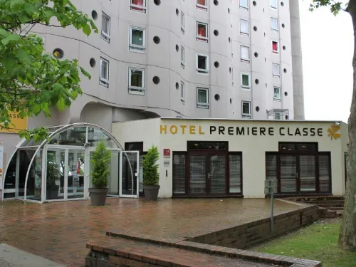 Hotelf1 Cergy Extérieur Photos