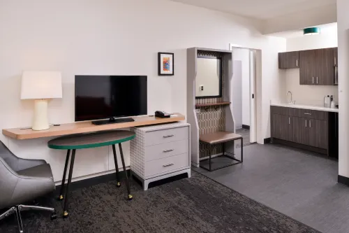 Holiday Inn & Suites Farmington Hills - Detroit NW Chambres Photos
