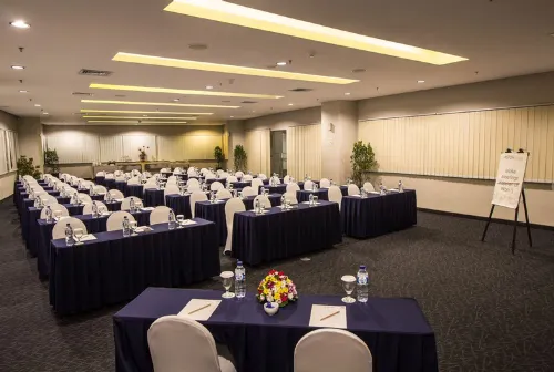 ASTON Cirebon Hotel & Convention Center Fasilitas Bisnis Photos