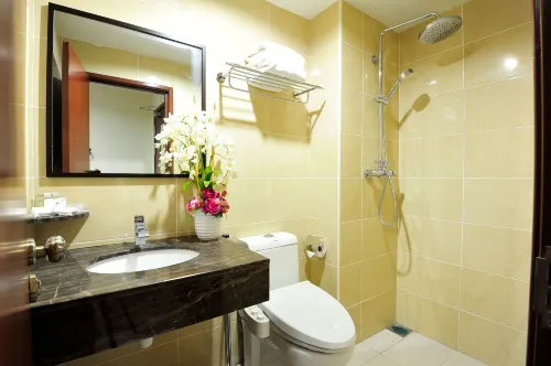Hallmark View Hotel Zimmer Photos