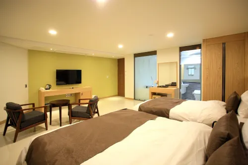K Tourist Hotel Photos