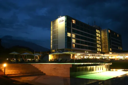 Mount Meru Hotel Extérieur Photos
