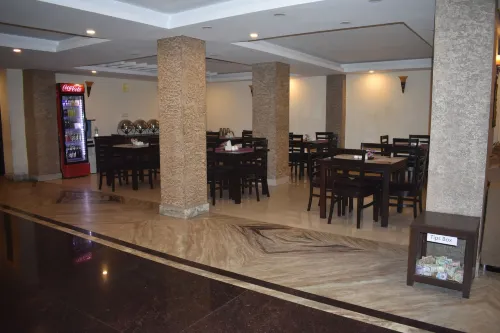 Hotel Hema Restauration Photos