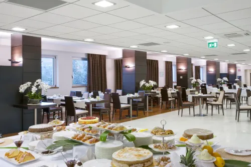 Holiday Inn Salerno - Cava De' Tirreni Restauration Photos