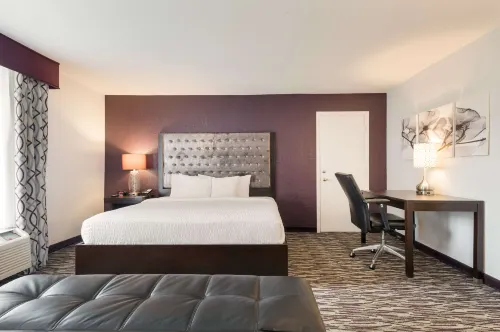 Clarion Inn & Suites Across from Universal Orlando Resort Photos