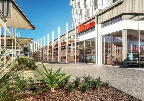 ibis Mackay Exterior Photos