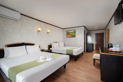 Royal Caravan Hotel & Outbound Trawas Kamar Photos