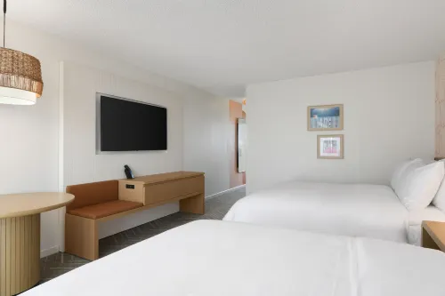 The Ambassador Hotel of Waikiki, Tapestry Collection by Hilton Rooms Photos