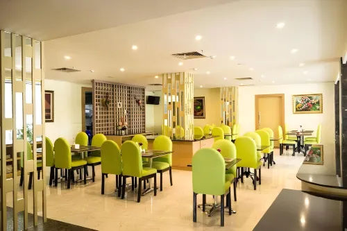 D'Grande Hotel Batam Dining Photos