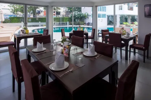 Pattaya Discovery Beach Hotel Restauration Photos