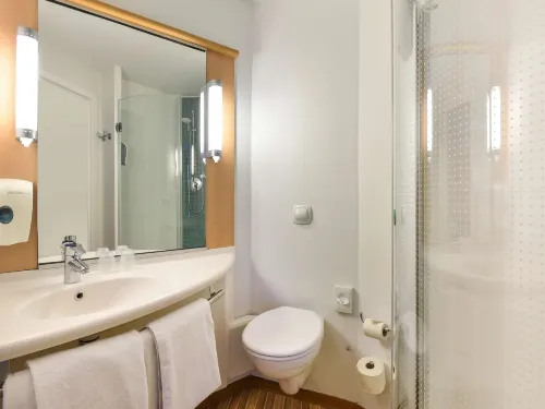 Hotel Ibis Courtrai Centre Ville Chambres Photos